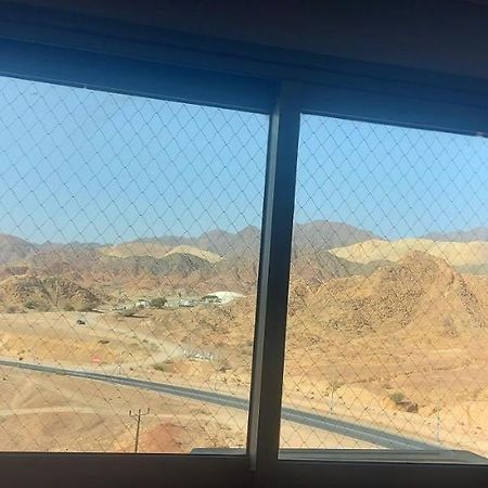 Eilat Octopus Apartment - אילת אוקטופוס -שני חדרים וסלון, בריכה בקיץ Esterno foto