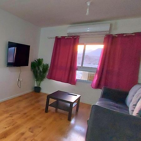 Eilat Octopus Apartment - אילת אוקטופוס -שני חדרים וסלון, בריכה בקיץ Esterno foto