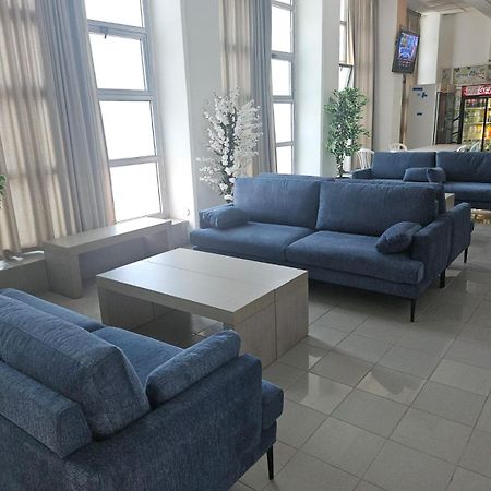 Eilat Octopus Apartment - אילת אוקטופוס -שני חדרים וסלון, בריכה בקיץ Esterno foto