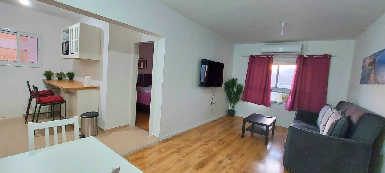 Eilat Octopus Apartment - אילת אוקטופוס -שני חדרים וסלון, בריכה בקיץ Esterno foto