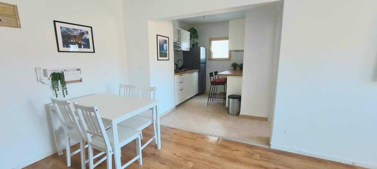 Eilat Octopus Apartment - אילת אוקטופוס -שני חדרים וסלון, בריכה בקיץ Esterno foto