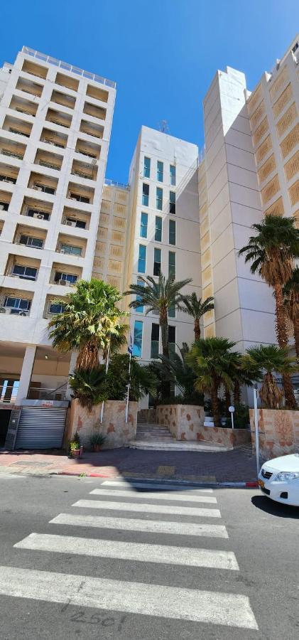 Eilat Octopus Apartment - אילת אוקטופוס -שני חדרים וסלון, בריכה בקיץ Esterno foto